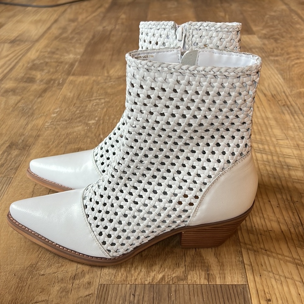 Coconuts by Matisse Golden Hour White Leather Western Side Boots Size 7 - Picture 2 of 9
